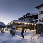 Hotel Jagdschloss 4*