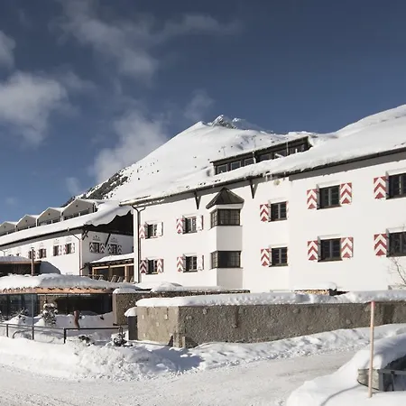 Hotel Jagdschloss Resort 4*