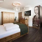 Jagdschloss Hotel 4*