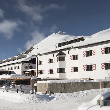 Hotel Jagdschloss Resort 4*