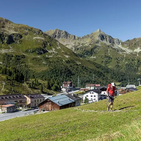 Jagdschloss 酒店 库哈台
